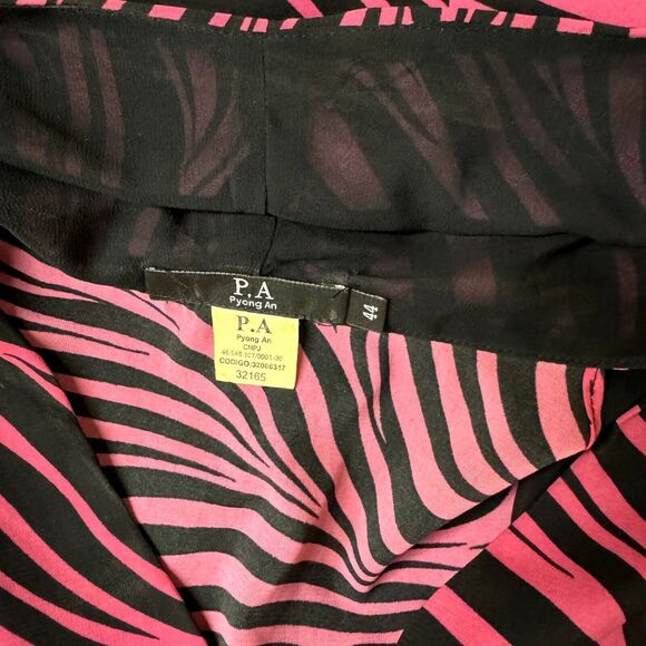 PA Pyong An Blouse Top Animal Print Tie Waist Pink Black 44 US L am - Picture 6 of 7